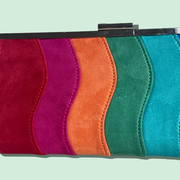NWOT Red Orange Pink Blue Teal Wave Rainbow Soft Clutch Purse - Picture 3 of 9